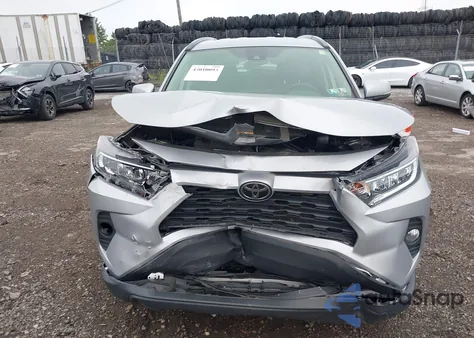 2020 Toyota Rav4 Xle из США, поврежденный, VIN JTMP1RFV8LJ033488